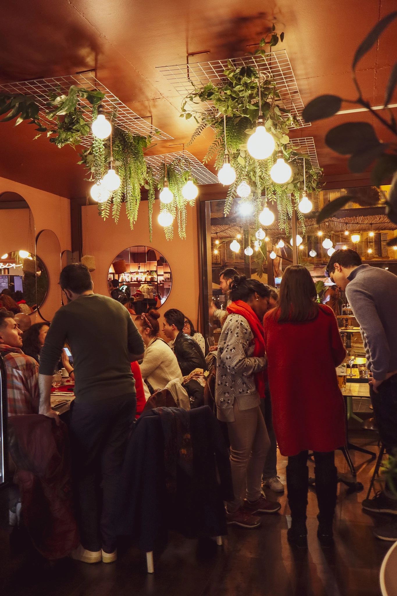 Soirées animées chez Foam, bar convivial Place du Pin à Nice