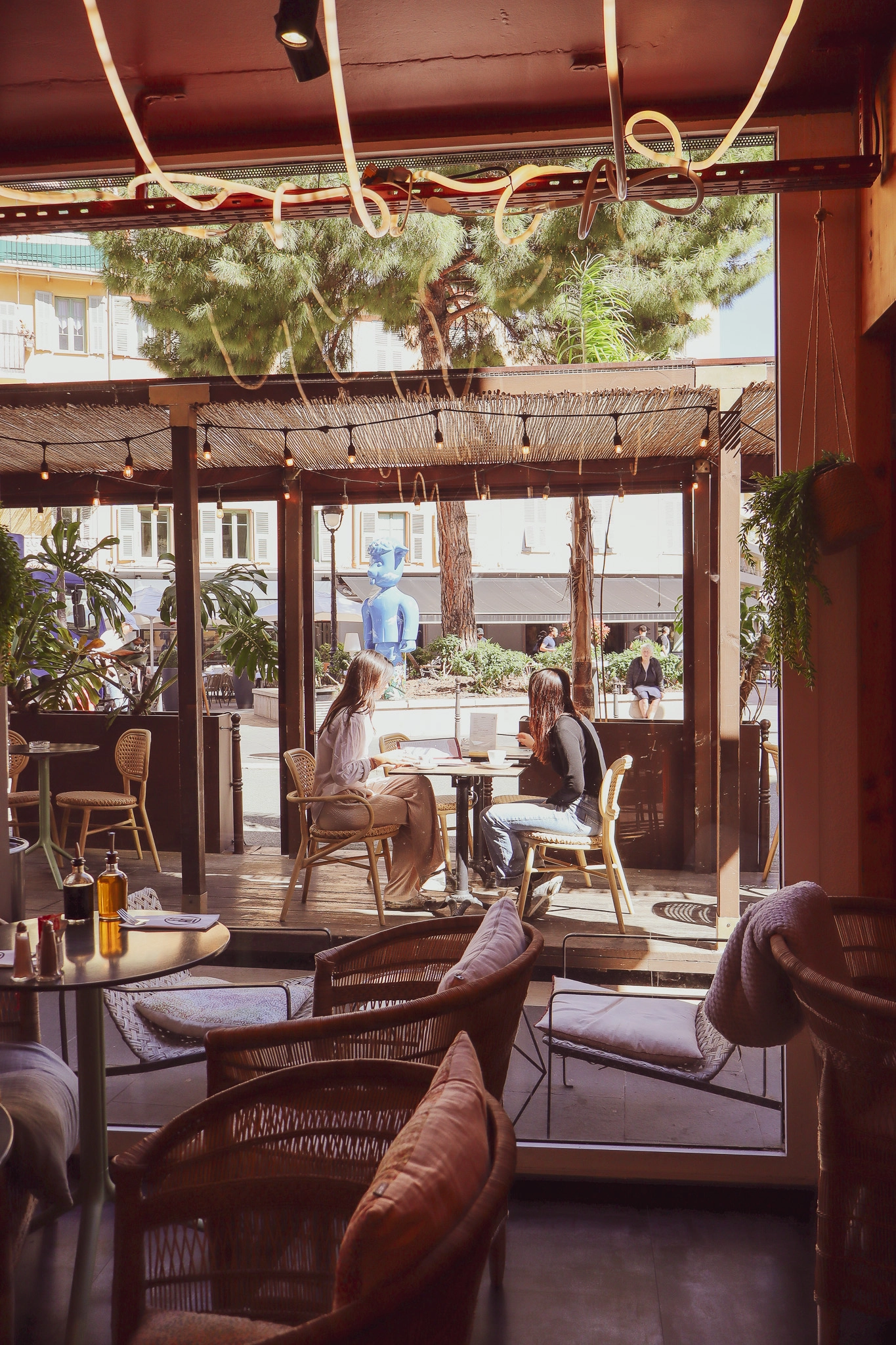 Déjeuner en terrasse chez Foam, Place du Pin à Nice